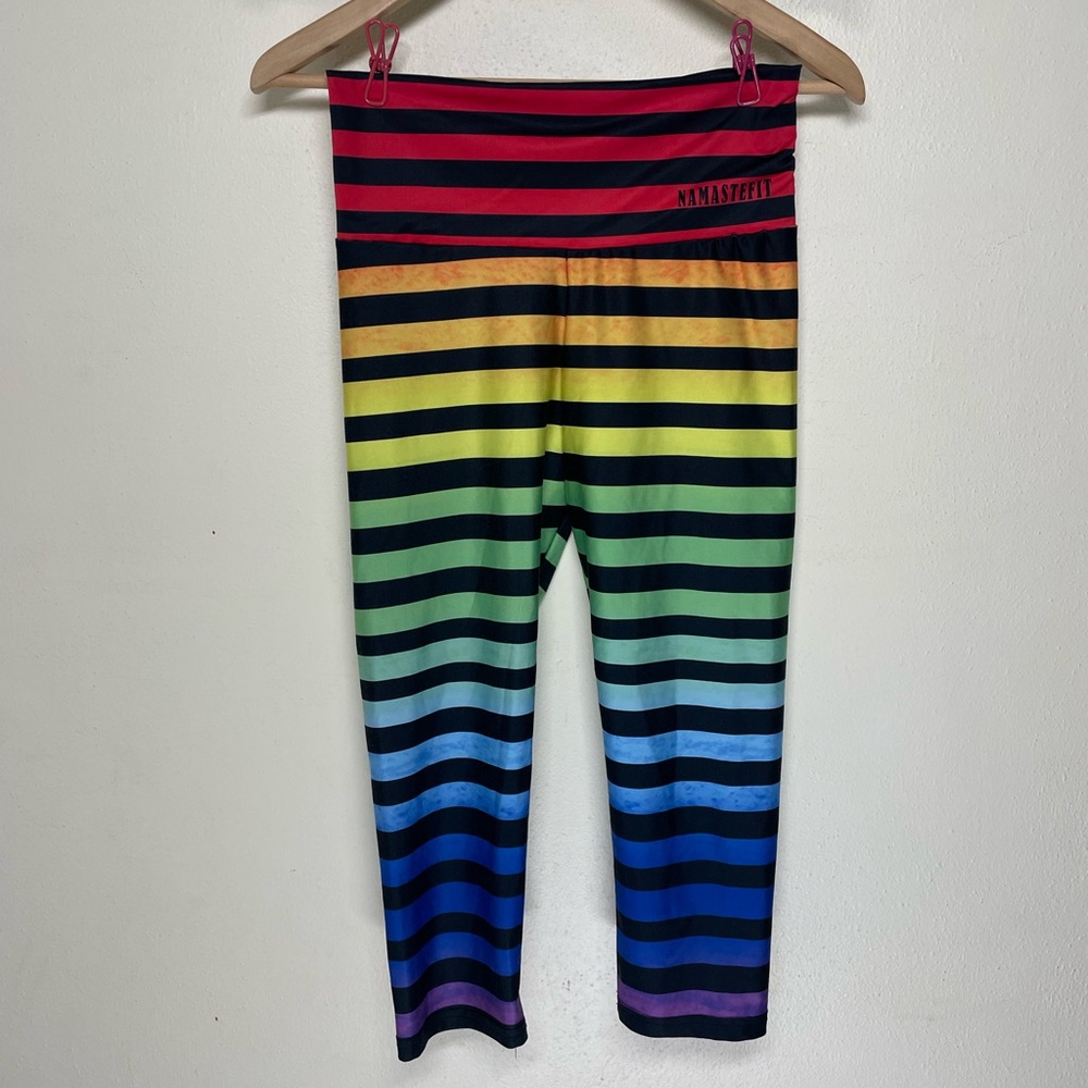 🧁 NAMASTEFIT Rainbow & Black Stripe Capri Leggings M